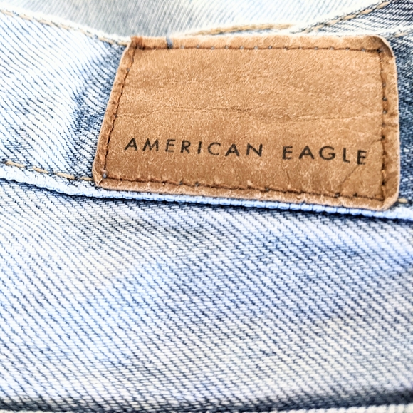 AE 905 Boyfriend Distressed Light Wash Jeans. Flat Waist 15". Loose Fit, 2. HP! - Picture 6 of 11